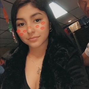 Meet your Posher, Leslie